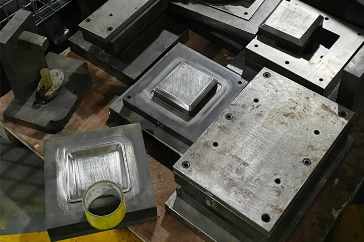 Stainless Steel Edge Strip Mold